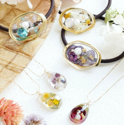 Birthday stone & dried flower necklace